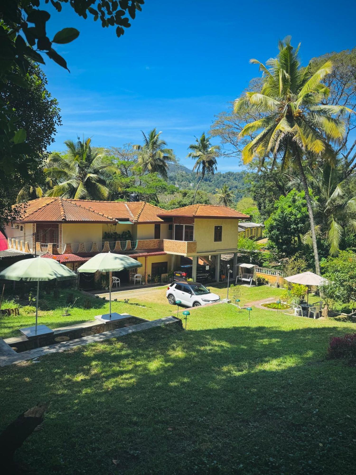 Mahaweli View Bungalow Kandy Exterior photo